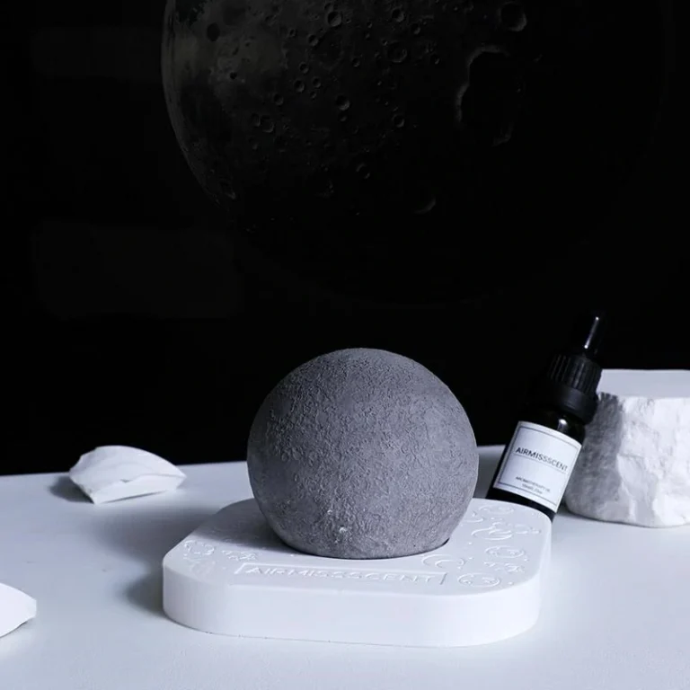 Concrete Moon Essential Oil Diffuser (1)